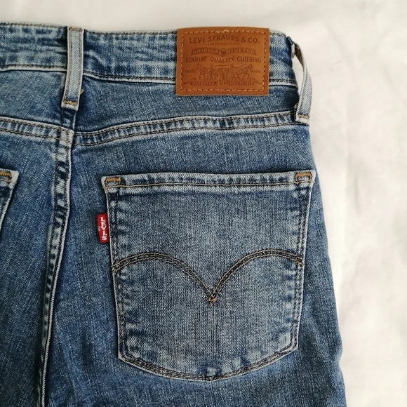 Levi's Premium Denim 721 High Rise Cut Off Denim Jean Shorts Raw Hem 25 (0) - Picture 6 of 15